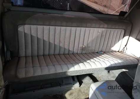 1993 GMC Sierra C1500 z USA, uszkodzony, nr VIN 2GTEC19K1P1559997